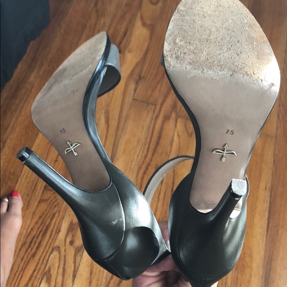 Ankle strap heeled Sandals - Picture 4 of 4